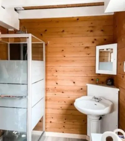Maison Bois Plages A Pied Holiday home *